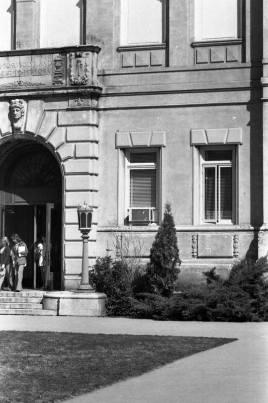 1976 Inlow Hall Entrance 3
