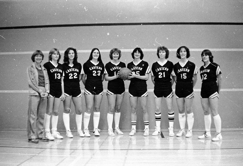 1981 Women's Basketball, January Team Photos 02