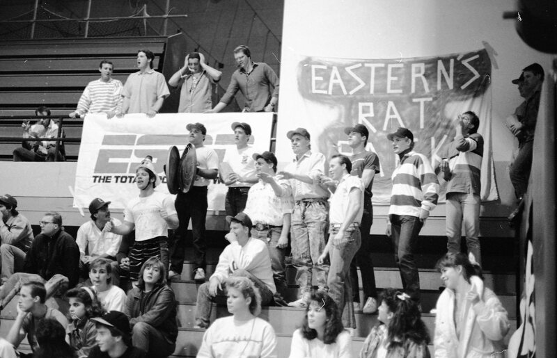 1988 Women's Basketball, Fans 04