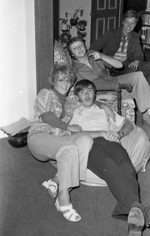 1977 Students, Carpool Group 04