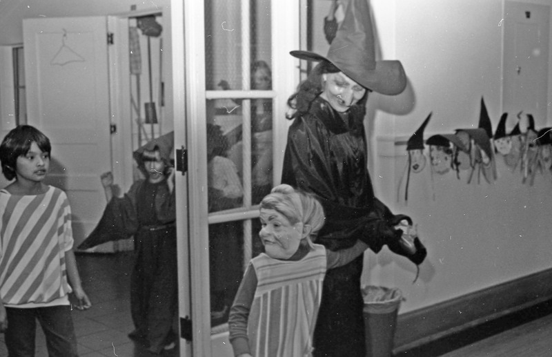 1984 Ackerman Elementary School, Halloween 09