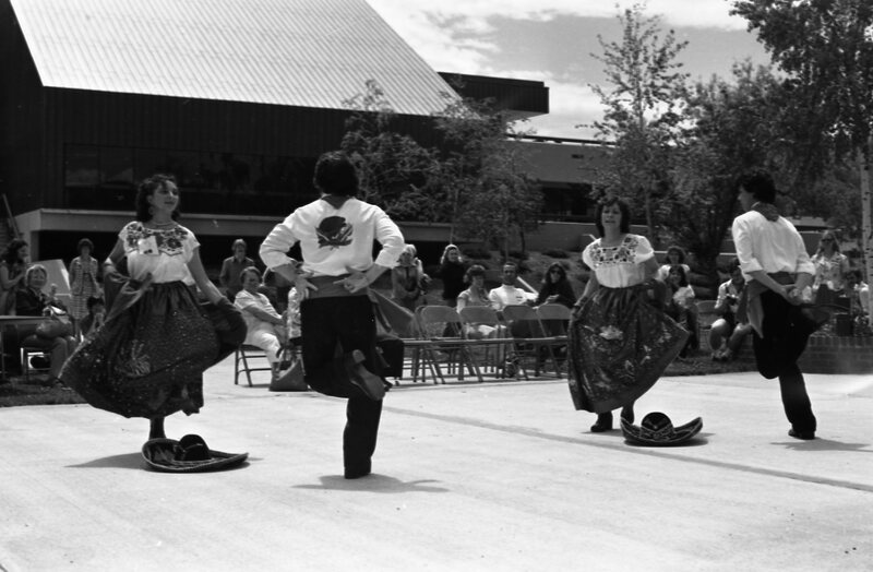 1978 Mexican Dancers 05