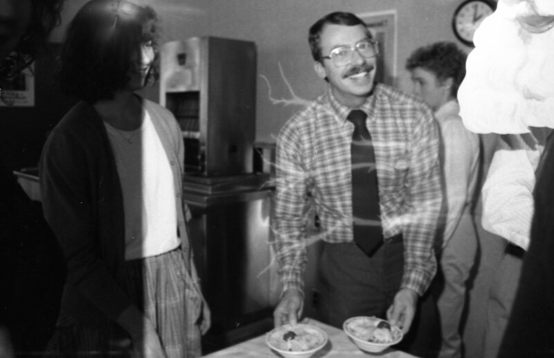 1984 Students Serve Thanksgiving Dinner for Senior Citizens 08