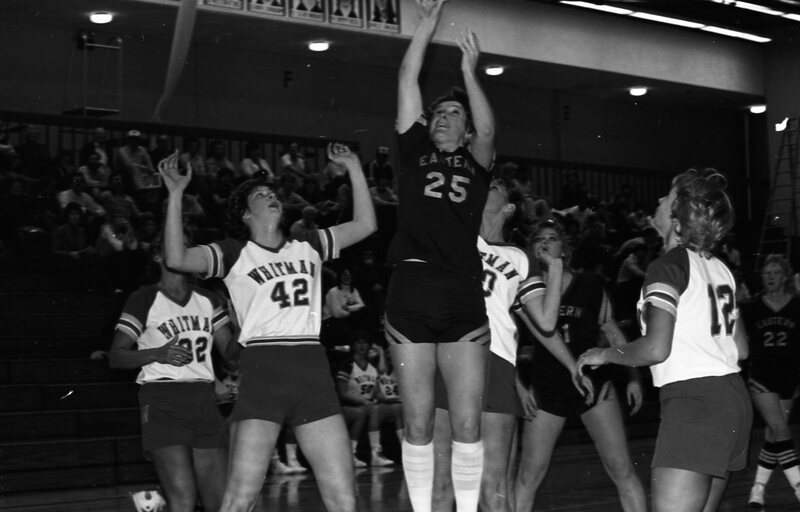 1984 Women's Basketball Action, EOSC vs. Whitman 18