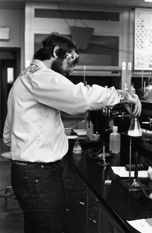 1977 Classroom, Chemistry Lab 08