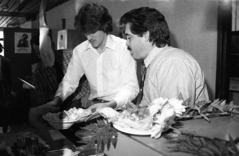 1984 Students Serve Thanksgiving Dinner for Senior Citizens 07