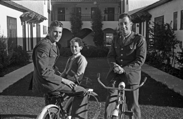 Friends on Bikes 5