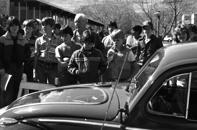 1981 Science, Electric Car 02