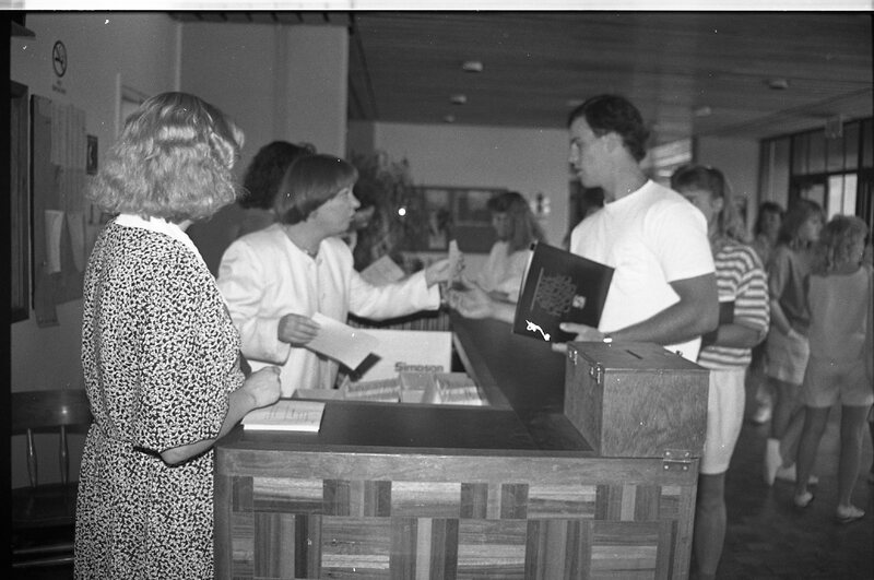 1989 Orientation, Indoors 04