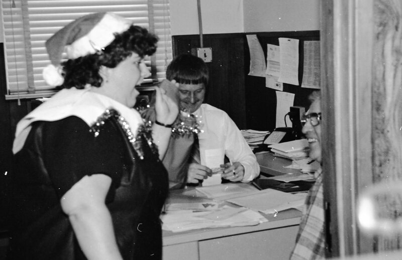 1986 Employees, Christmas 08