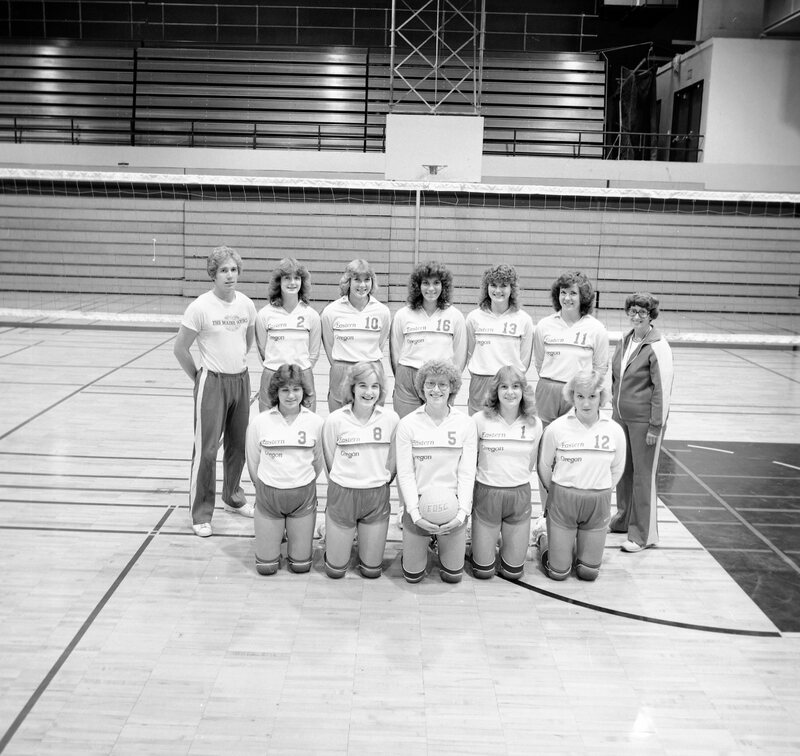 1982 Women's Volleyball Team 03