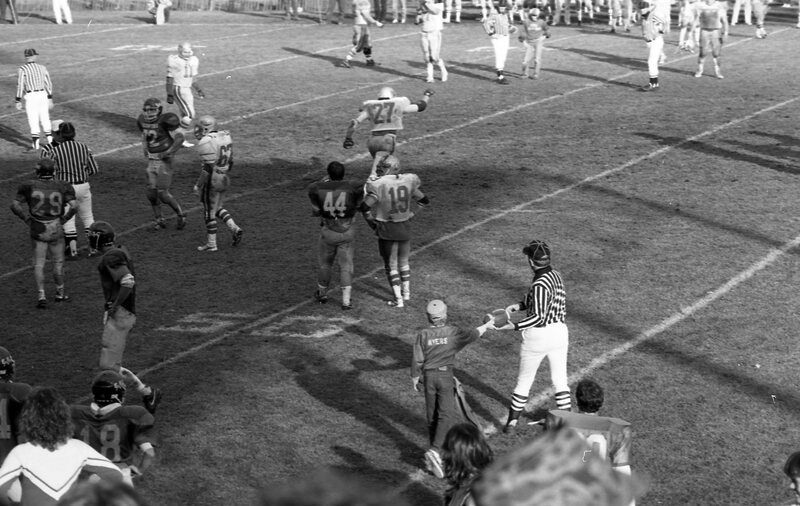 1985 Football Action 04