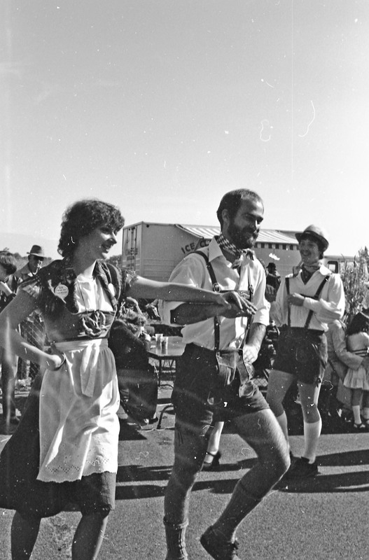 1981 October Festival, Folk Dancing 03