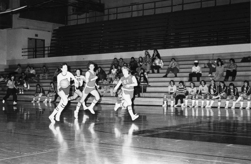 1979 Women's Basketball Action 01