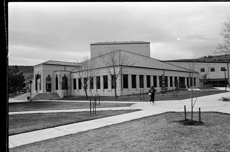 1991 Students, Walking 32