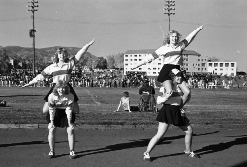1977 Cheerleaders 13