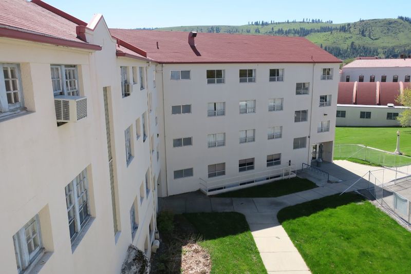 Dorian and Hunt Hall 96