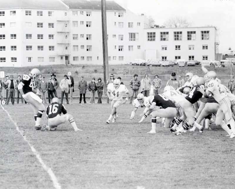 1976 Football Action 07