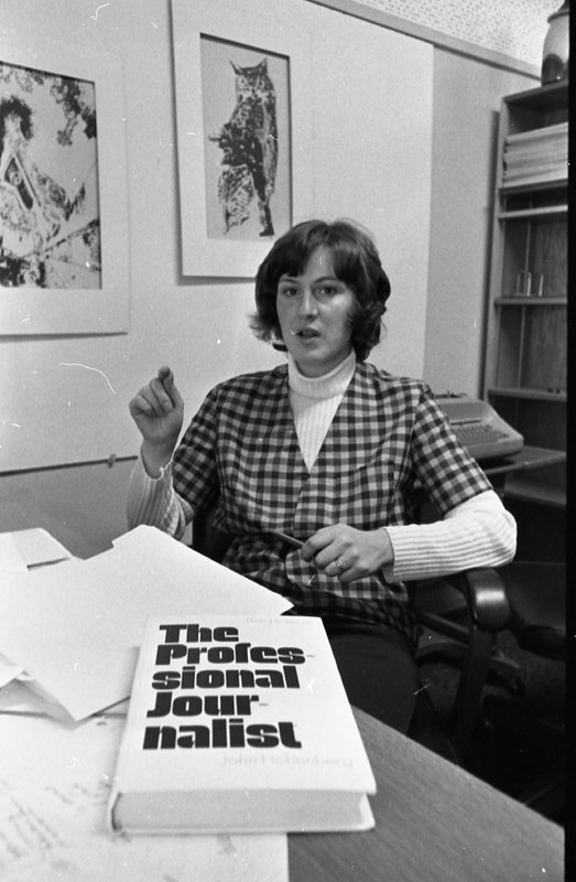 1974 Employee, Unidentified Woman B 01