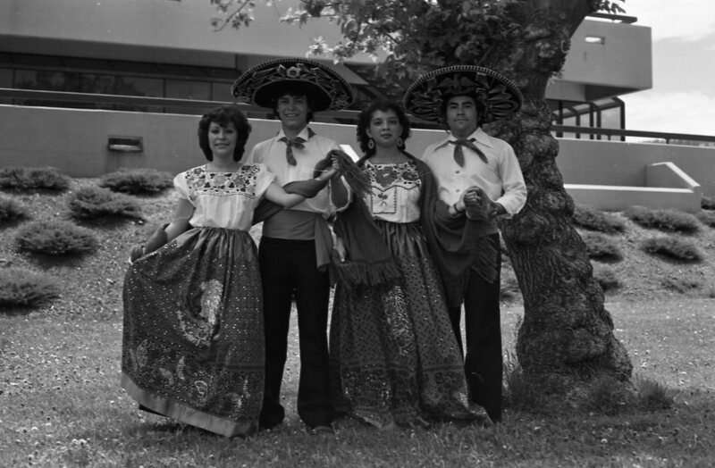 1978 Mexican Dancers 08