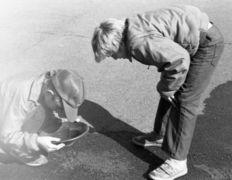 1985 Ackerman Elementary School, Panning for Gold 03