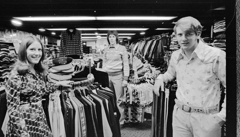 1974 Students, Shopping E