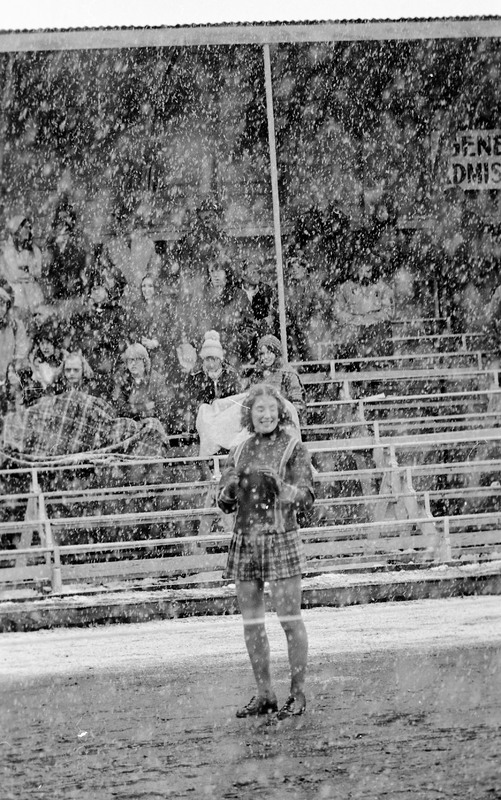 1975 Cheerleaders 01