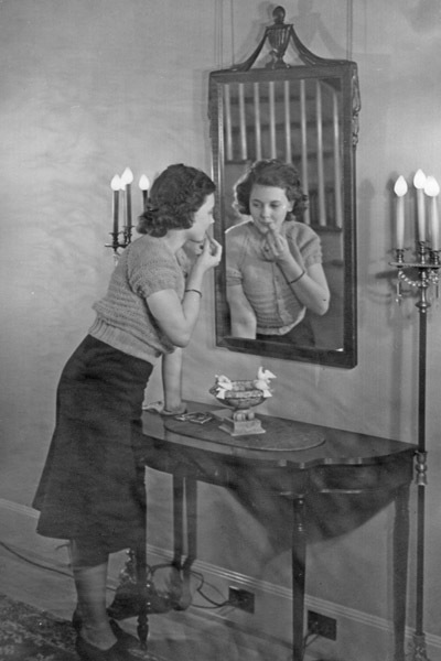Reuter Group-U, Woman 1