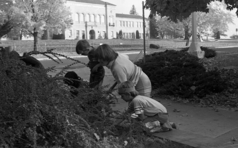 1983 Ackerman Elementary School, Bulb Planting 03