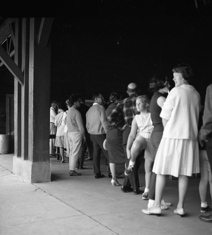 1967 Employees Picnic, Pavilion 05