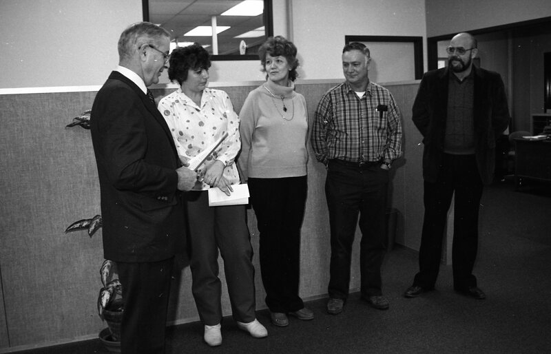 1986 Governor Governor Vic Atiyeh Honors Employee 09