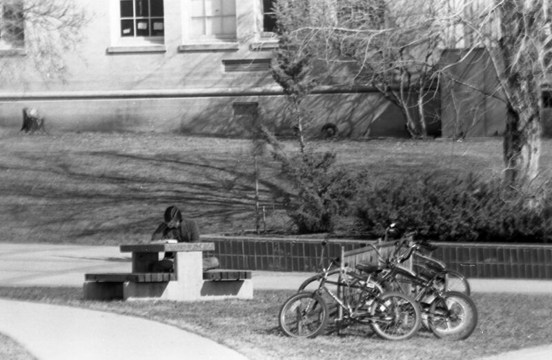1985 Students, March Outdoor Candid Shots 05