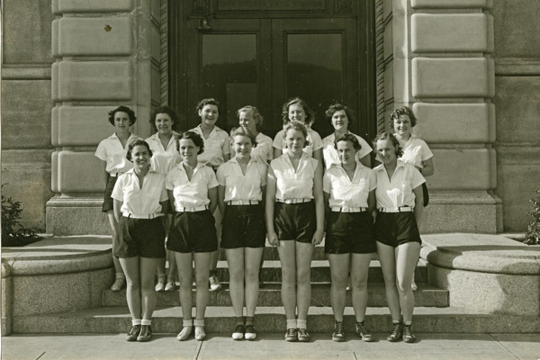 1935 Women's Basketball Team