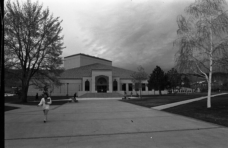 1991 Students, Walking 61
