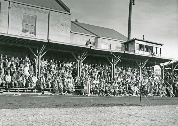 1949 Homecoming Crowd 1