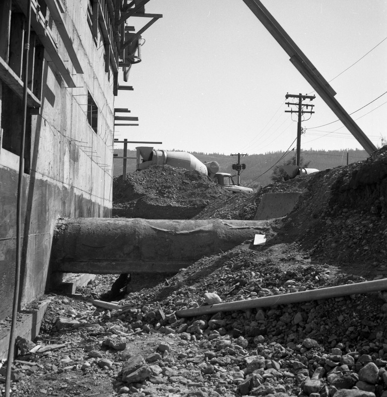 1971 Walter M. Pierce Library Remodel, Foundation 02