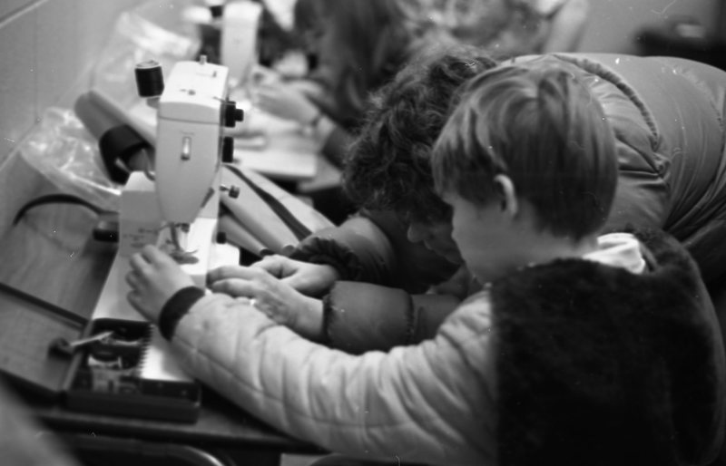 1981 Ackerman Elementary Sewing 10
