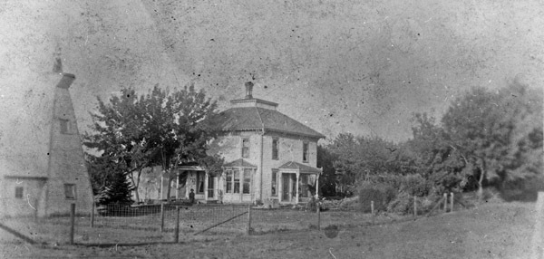 Elgin Ranch, Bernal Hug 1