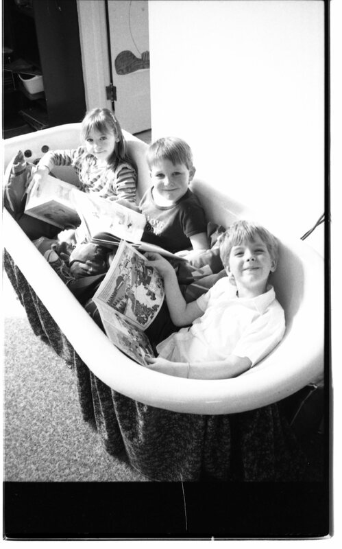 1989 Ackerman Elementary School, Bathtub 02