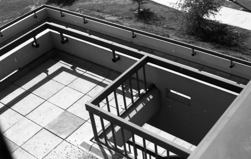 1984 Hoke Hall Patio 02