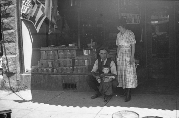 Elgin, Hill Hardware Store 2