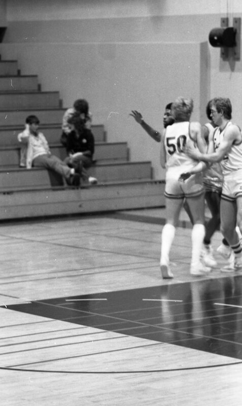 1983 Men's Basketball, EOSC vs. Idaho State, Action 09