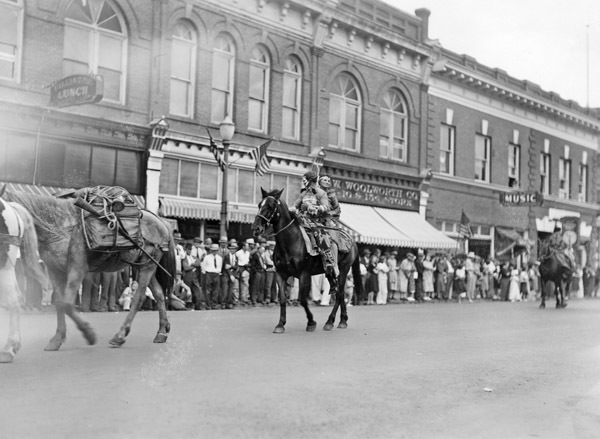 La Grande Parade, U.P. 5