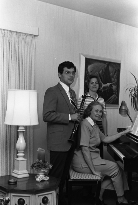 1977 Employees, Music