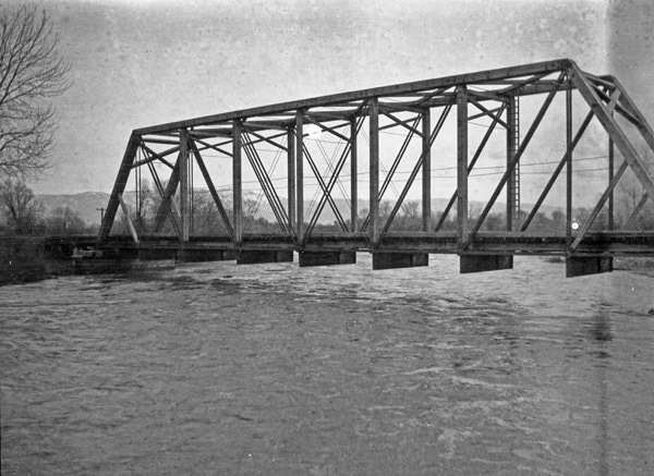 Island City, Railroad Trestle