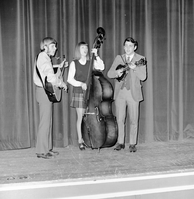 1970 Ambassadors on Stage 02