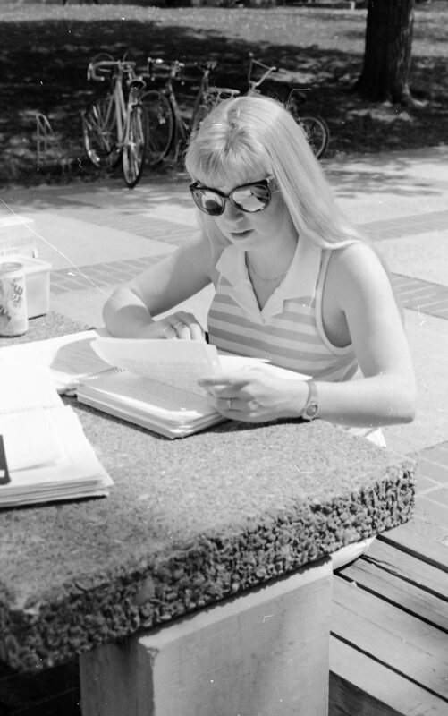 1987 Students, Outdoors 06