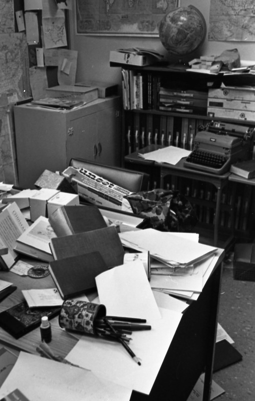 1978 Employee, Ralph Lewis' Office in Disarray 14