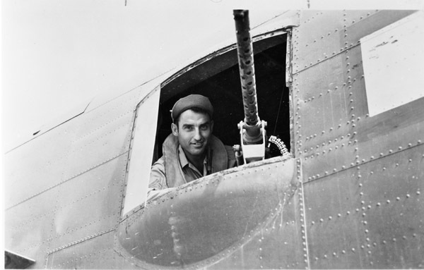 Earl Powers, Photo-Gunner