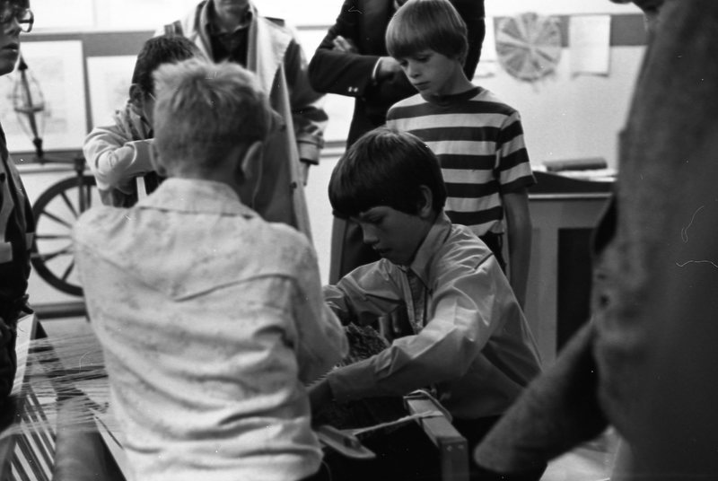 1980 Ackerman Elementary Crafts 03